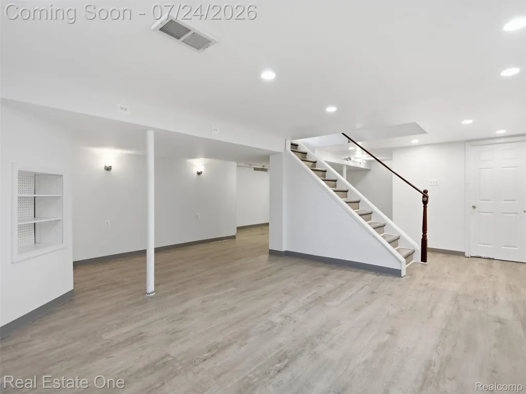 4166 Cherrywood Drive Troy City MI 48098