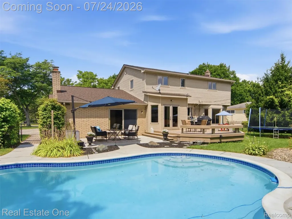 4166 Cherrywood Drive Troy City MI 48098