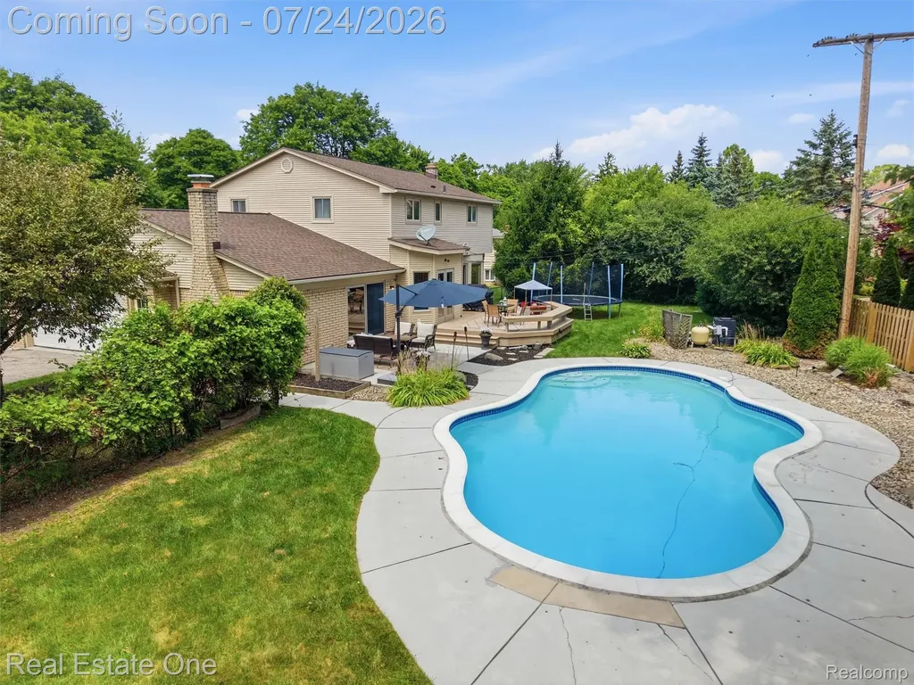 4166 Cherrywood Drive Troy City MI 48098