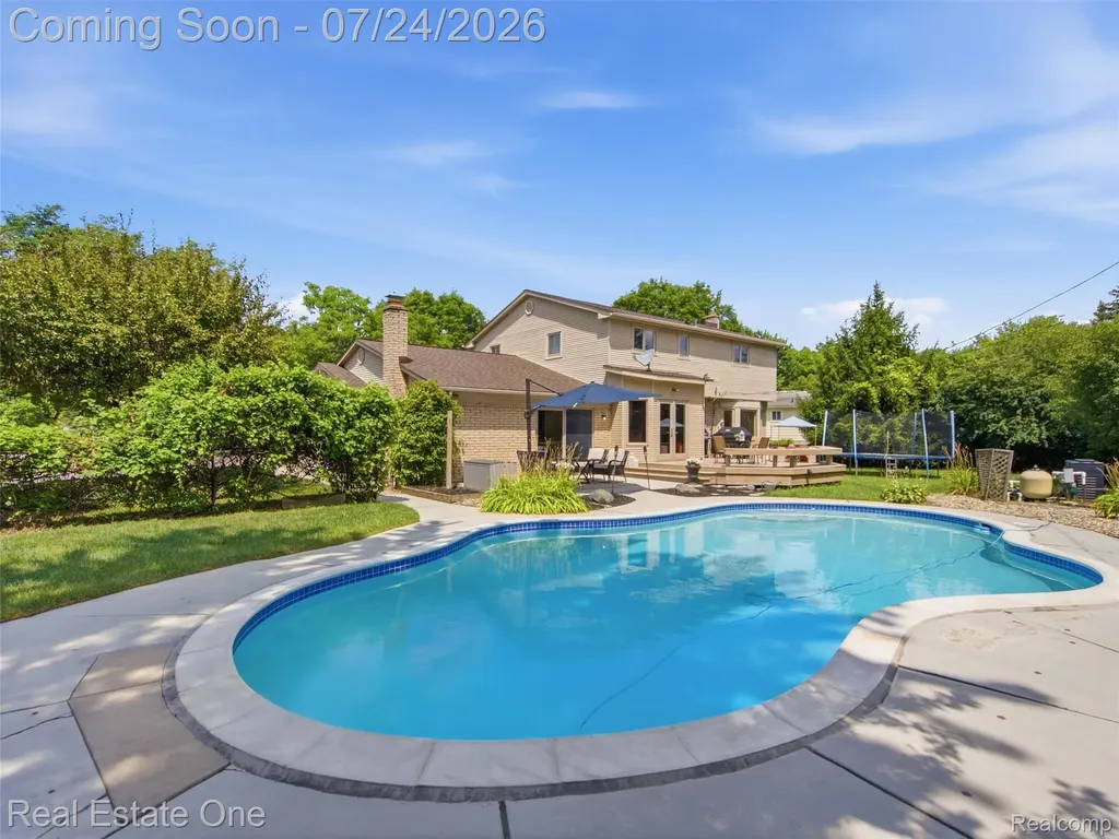 4166 Cherrywood Drive Troy City MI 48098