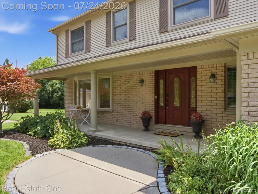 4166 Cherrywood Drive Troy City MI 48098