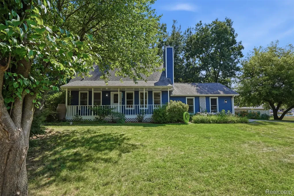 836 Alpine Trail Fenton City MI 48430