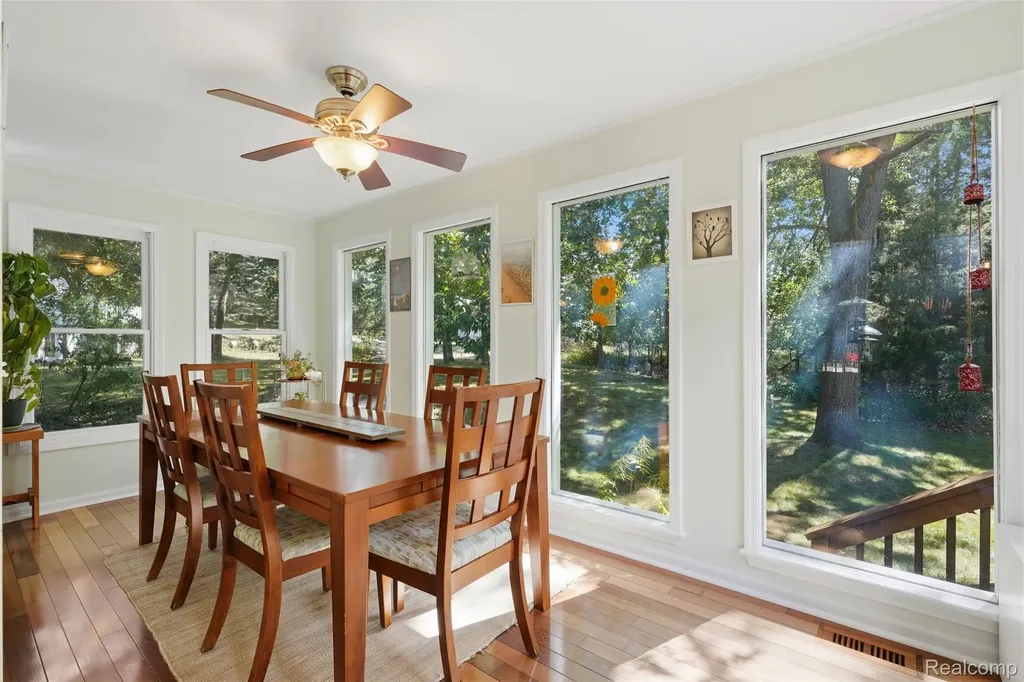 836 Alpine Trail Fenton City MI 48430