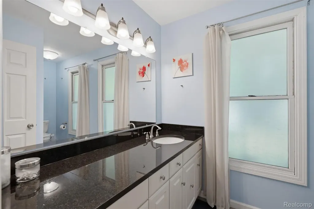 836 Alpine Trail Fenton City MI 48430