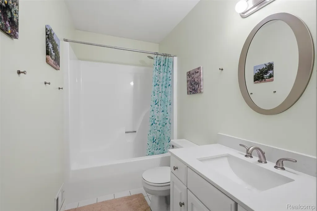 836 Alpine Trail Fenton City MI 48430