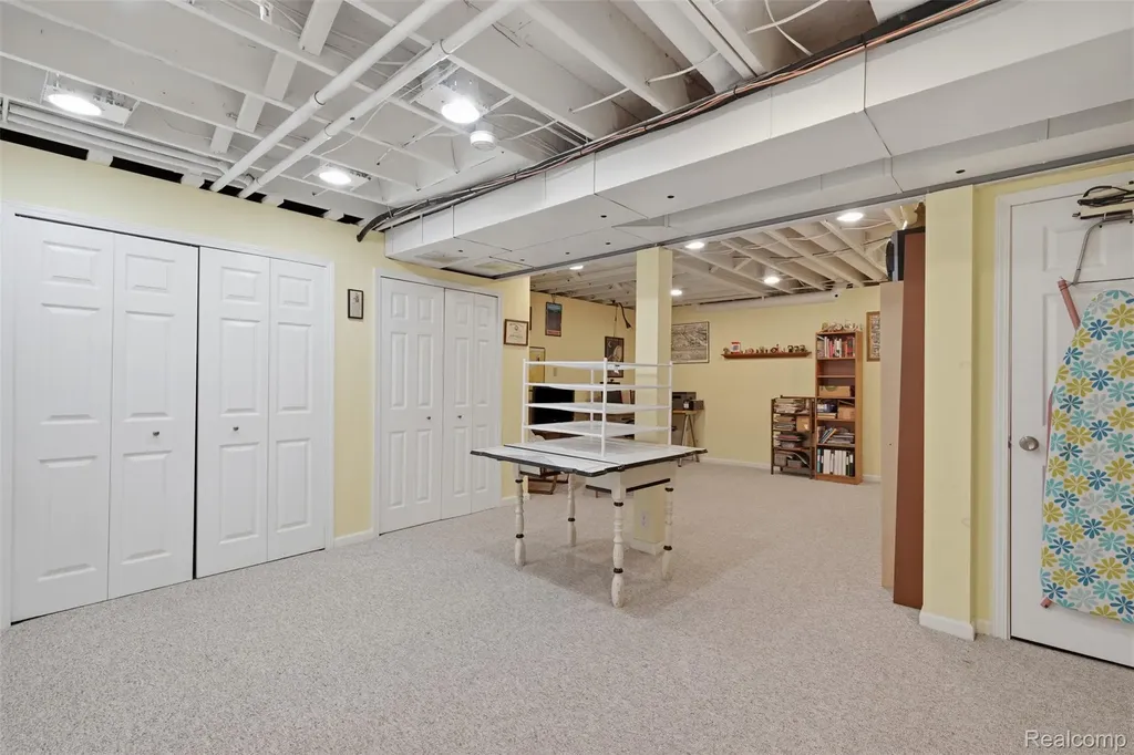 836 Alpine Trail Fenton City MI 48430