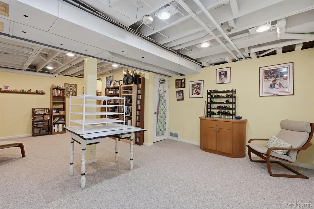 836 Alpine Trail Fenton City MI 48430