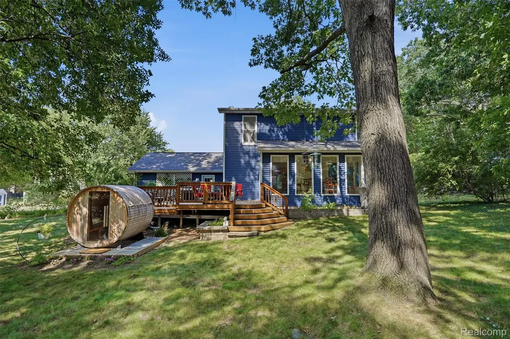 836 Alpine Trail Fenton City MI 48430