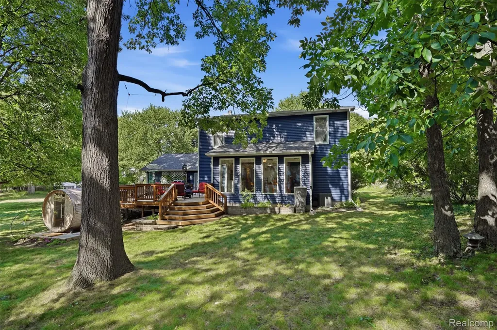 836 Alpine Trail Fenton City MI 48430