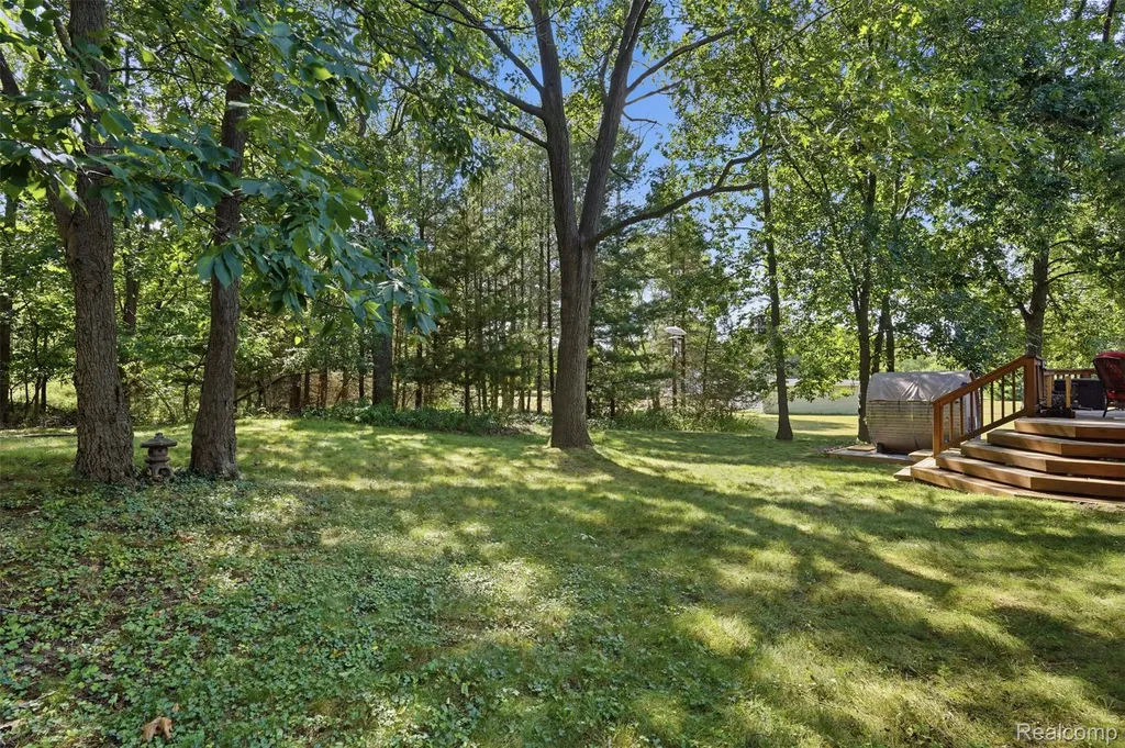 836 Alpine Trail Fenton City MI 48430