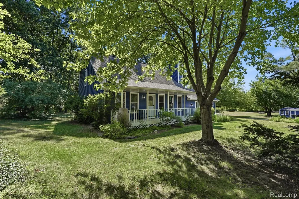 836 Alpine Trail Fenton City MI 48430