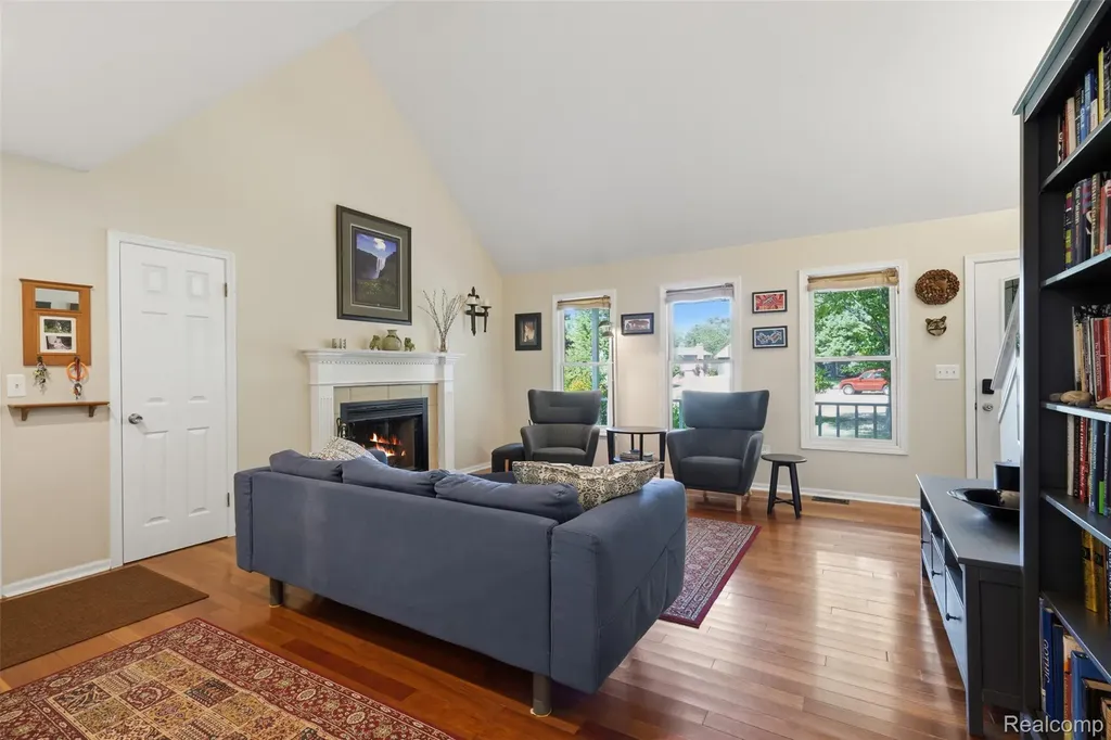 836 Alpine Trail Fenton City MI 48430