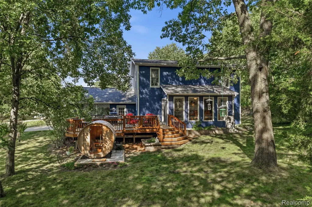 836 Alpine Trail Fenton City MI 48430