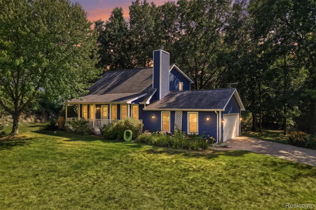 836 Alpine Trail Fenton City MI 48430