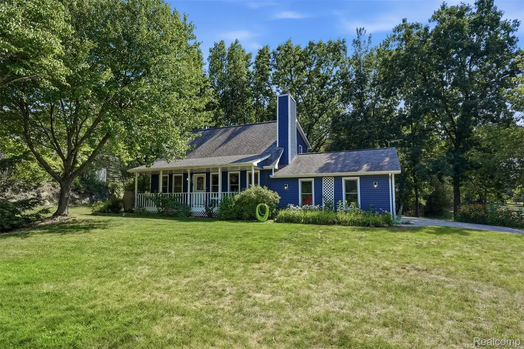 836 Alpine Trail Fenton City MI 48430