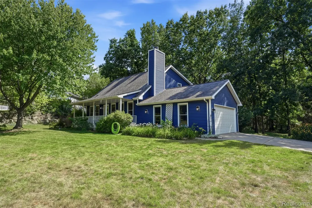 836 Alpine Trail Fenton City MI 48430