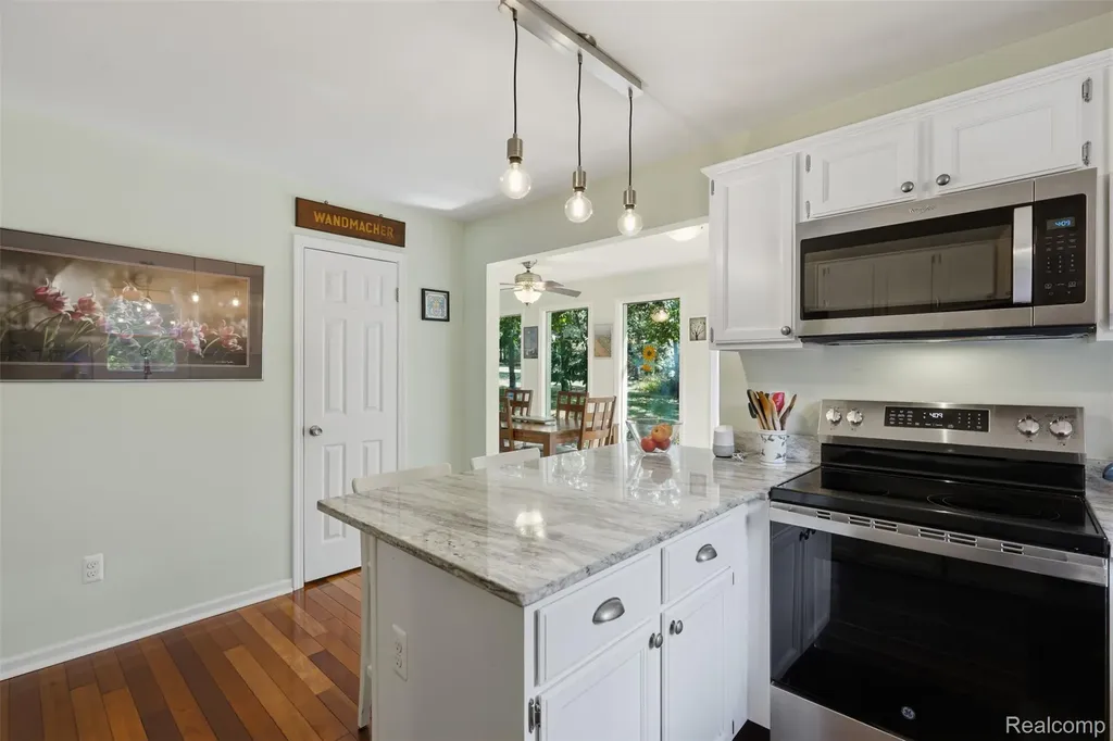 836 Alpine Trail Fenton City MI 48430