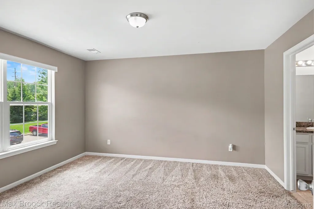 49086 W Woods Drive Shelby Charter Township MI 48317