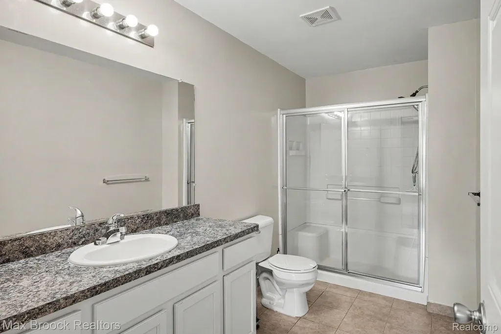 49086 W Woods Drive Shelby Charter Township MI 48317