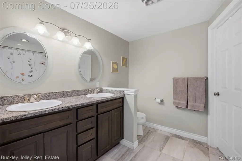 4851 Canyon Oaks Drive Brighton Township MI 48114