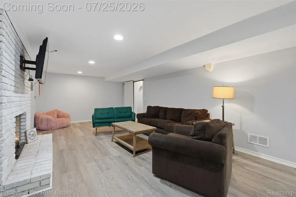 4851 Canyon Oaks Drive Brighton Township MI 48114