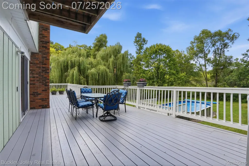 4851 Canyon Oaks Drive Brighton Township MI 48114