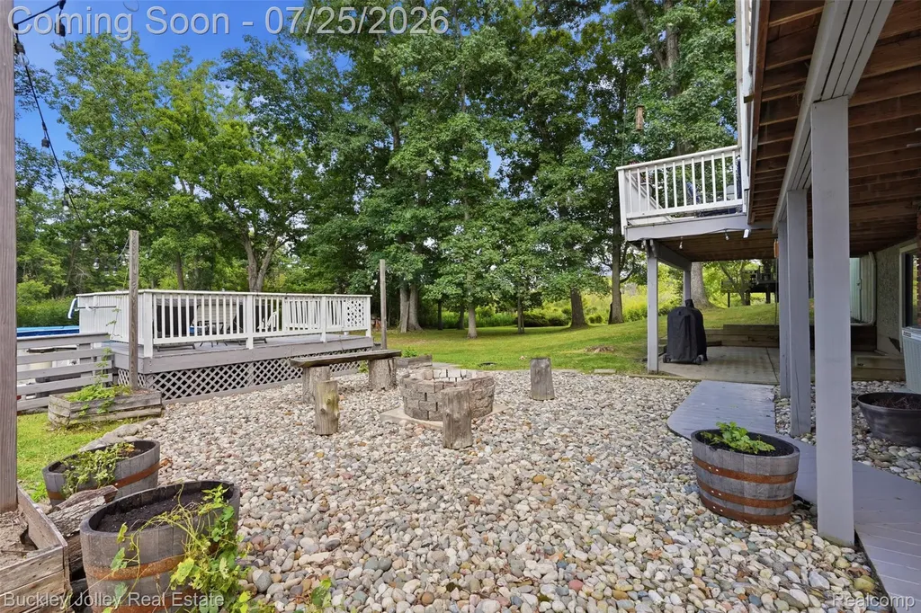 4851 Canyon Oaks Drive Brighton Township MI 48114