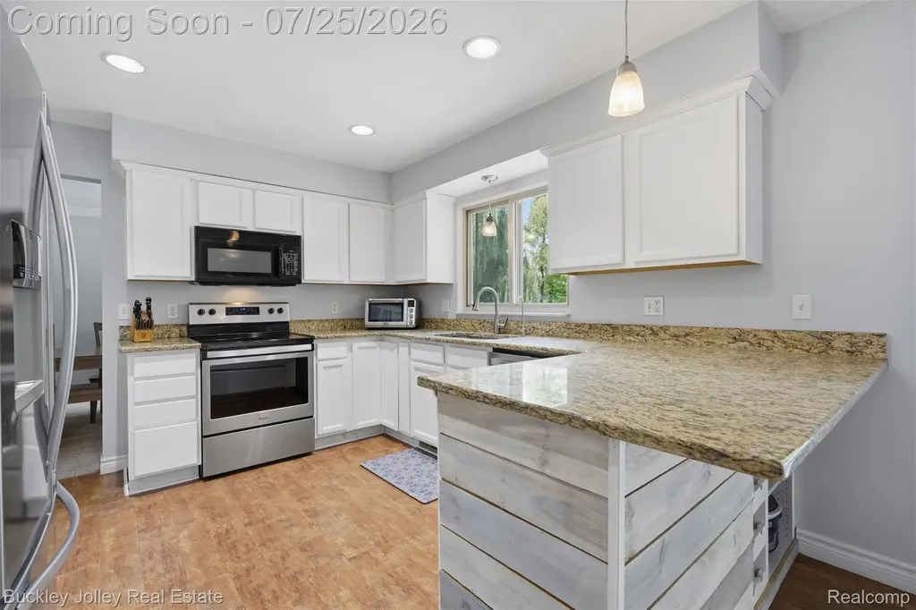 4851 Canyon Oaks Drive Brighton Township MI 48114