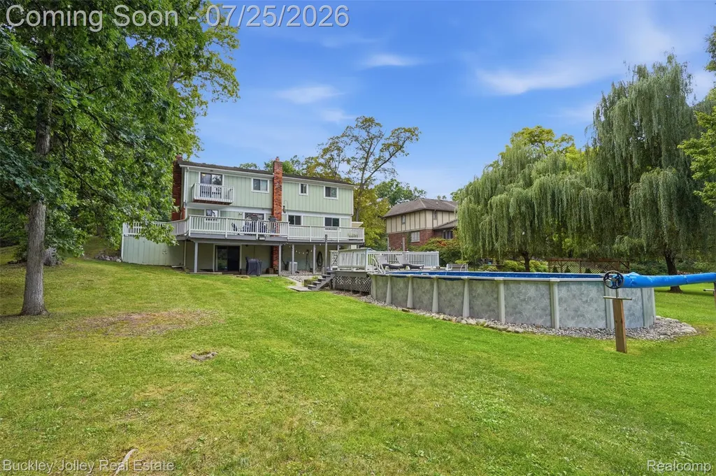 4851 Canyon Oaks Drive Brighton Township MI 48114