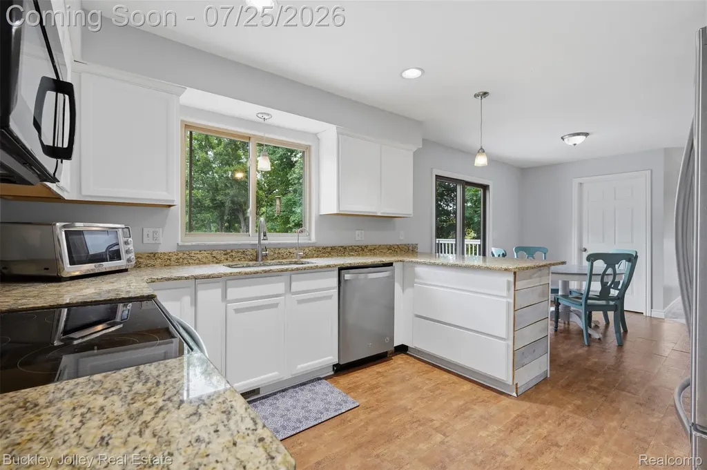 4851 Canyon Oaks Drive Brighton Township MI 48114