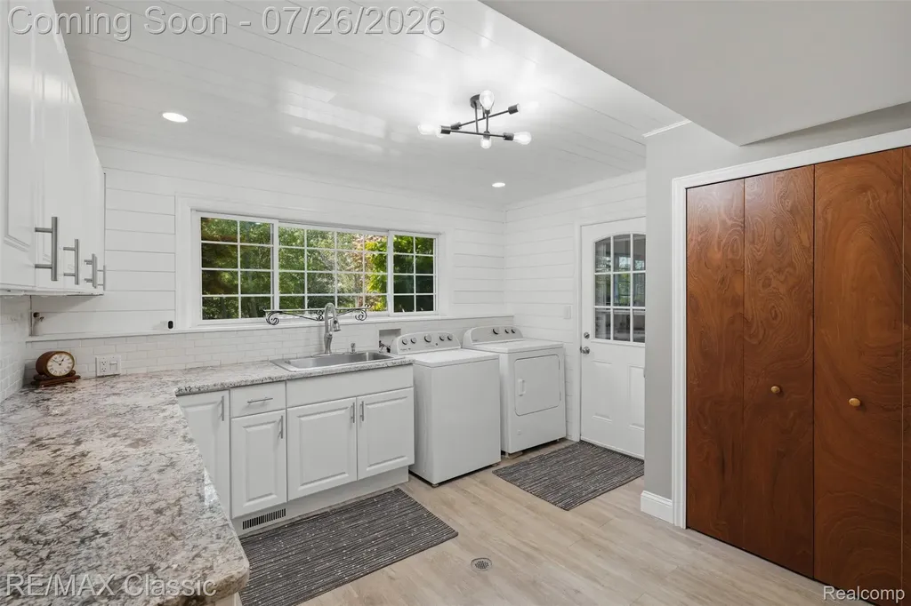 3500 Raftwood Drive Commerce Charter Township MI 48382