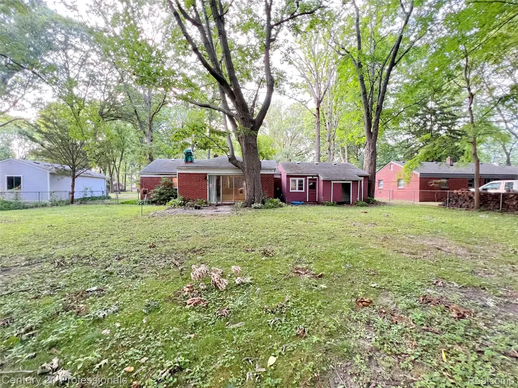 21900 Ulrich Street Clinton Charter Township MI 48036