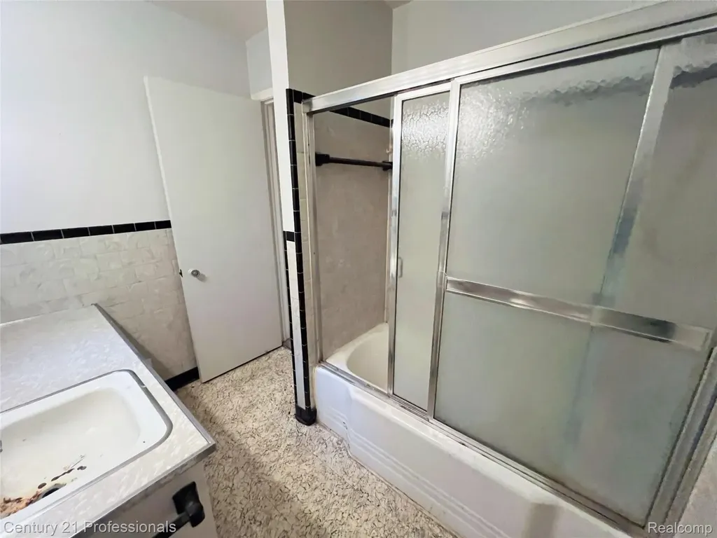 21900 Ulrich Street Clinton Charter Township MI 48036