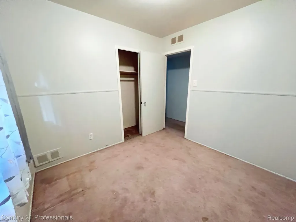 21900 Ulrich Street Clinton Charter Township MI 48036