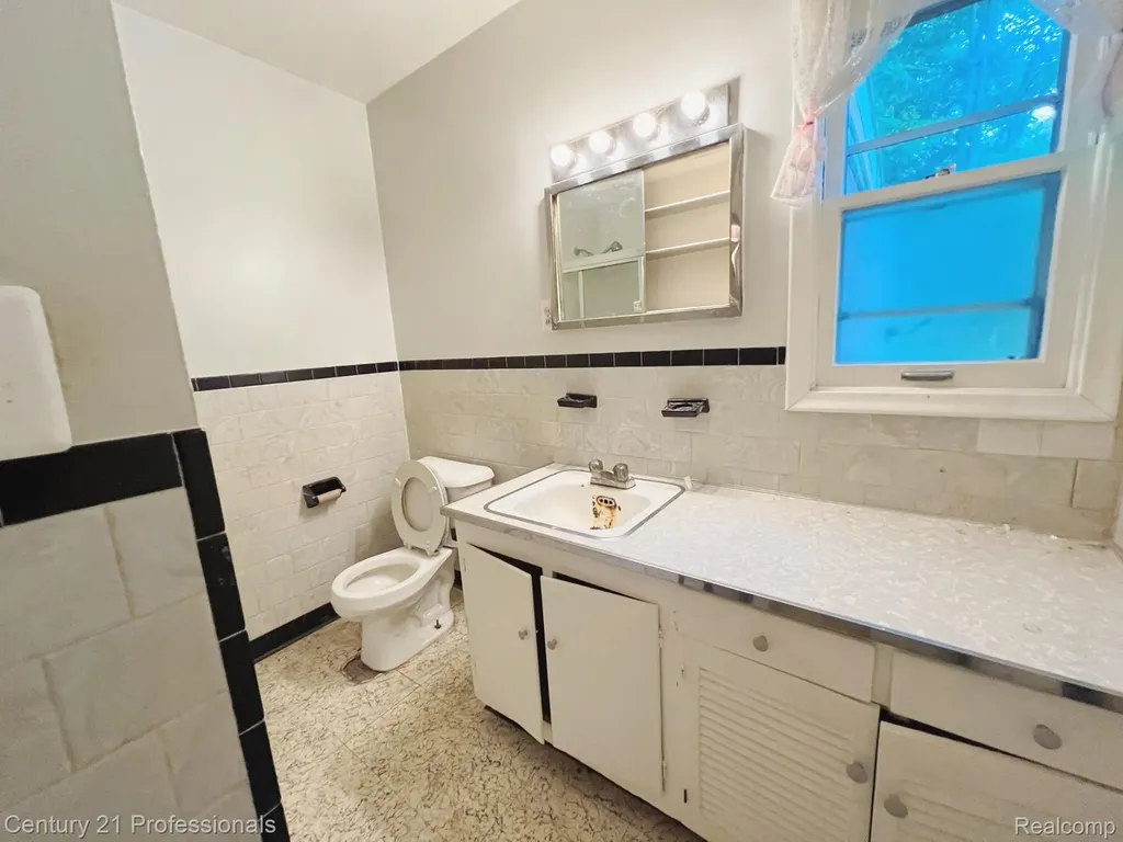 21900 Ulrich Street Clinton Charter Township MI 48036