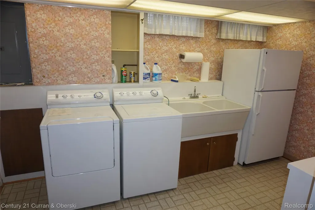 20451 Audette Street Dearborn City MI 48124