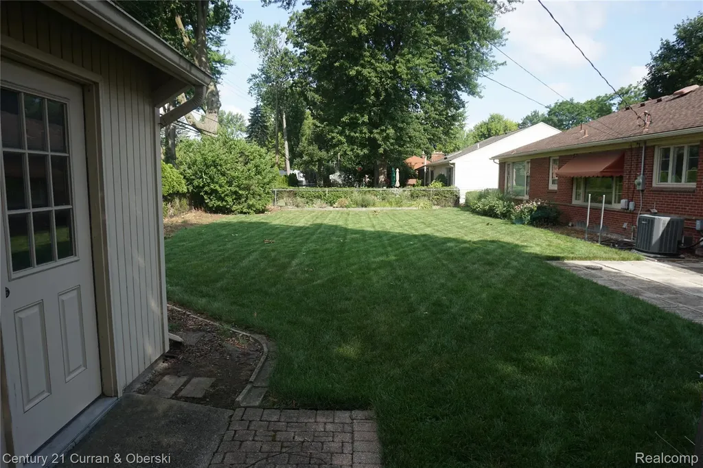 20451 Audette Street Dearborn City MI 48124