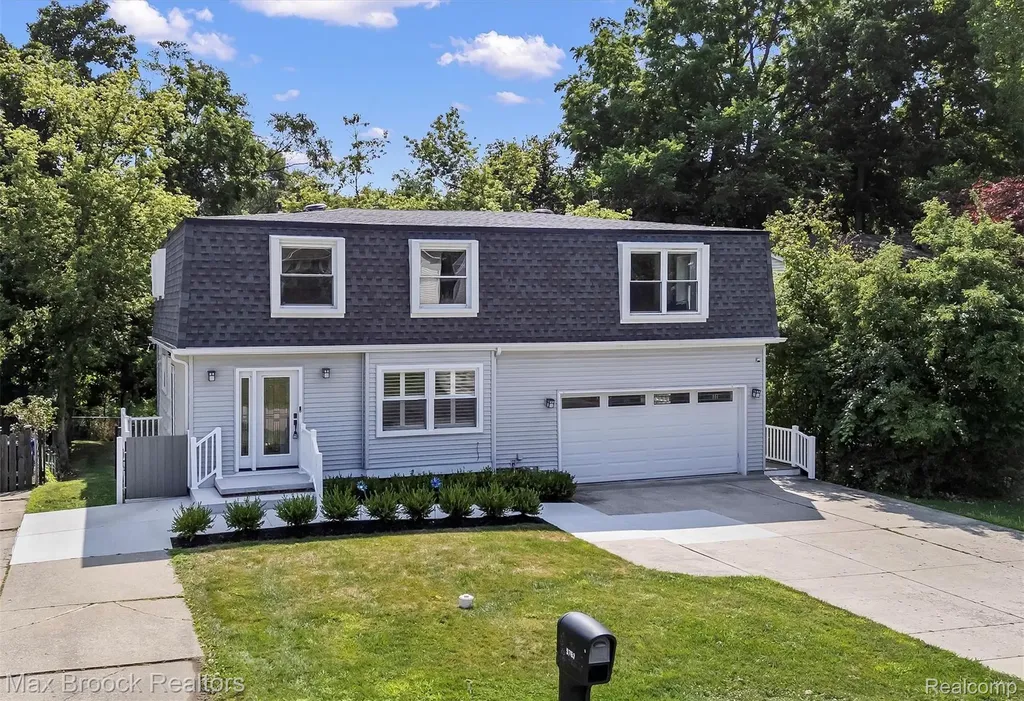 5763 Eastman Boulevard West Bloomfield Charter Township MI 48323