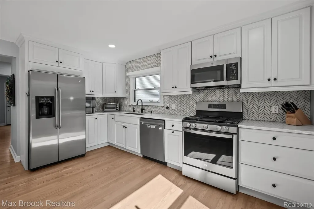 5763 Eastman Boulevard West Bloomfield Charter Township MI 48323
