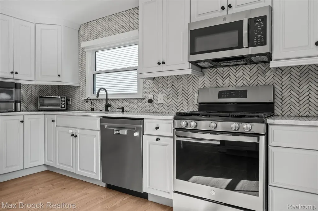 5763 Eastman Boulevard West Bloomfield Charter Township MI 48323