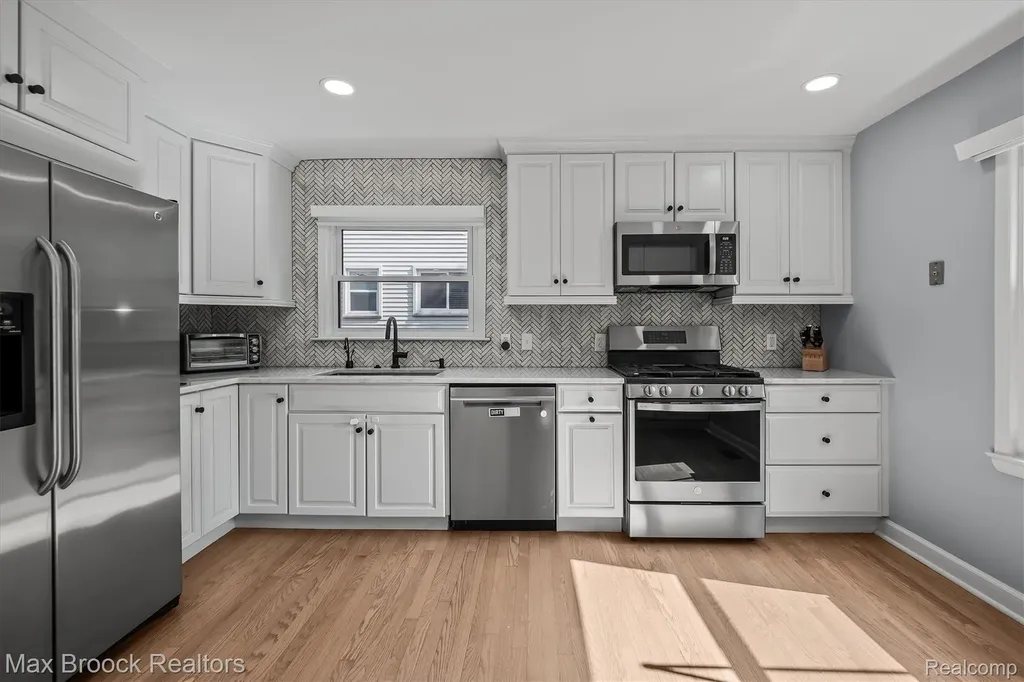 5763 Eastman Boulevard West Bloomfield Charter Township MI 48323