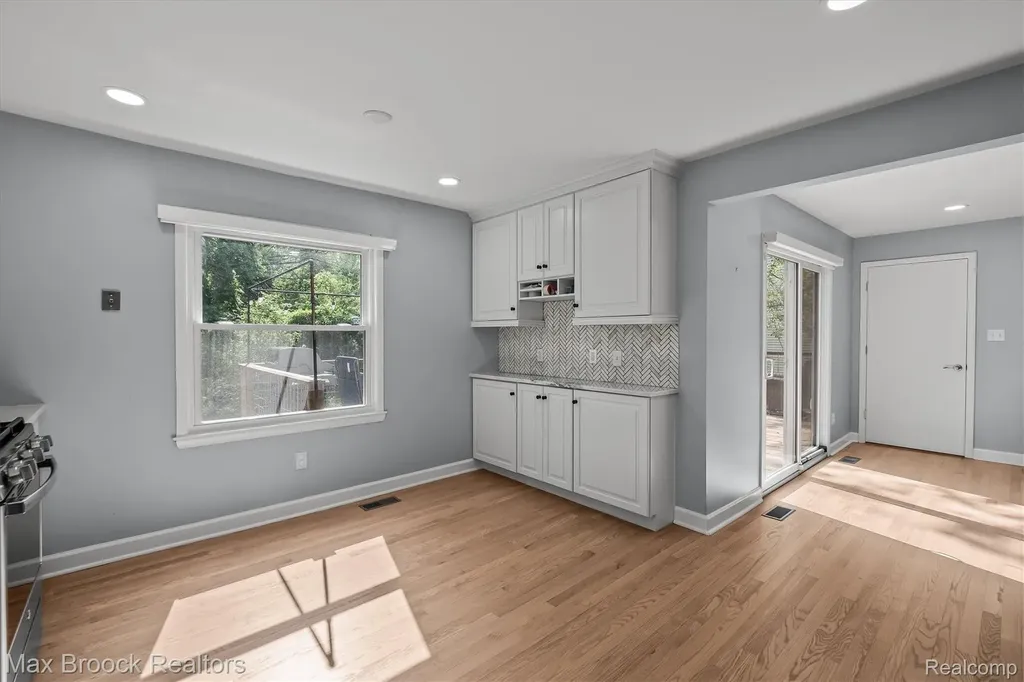5763 Eastman Boulevard West Bloomfield Charter Township MI 48323