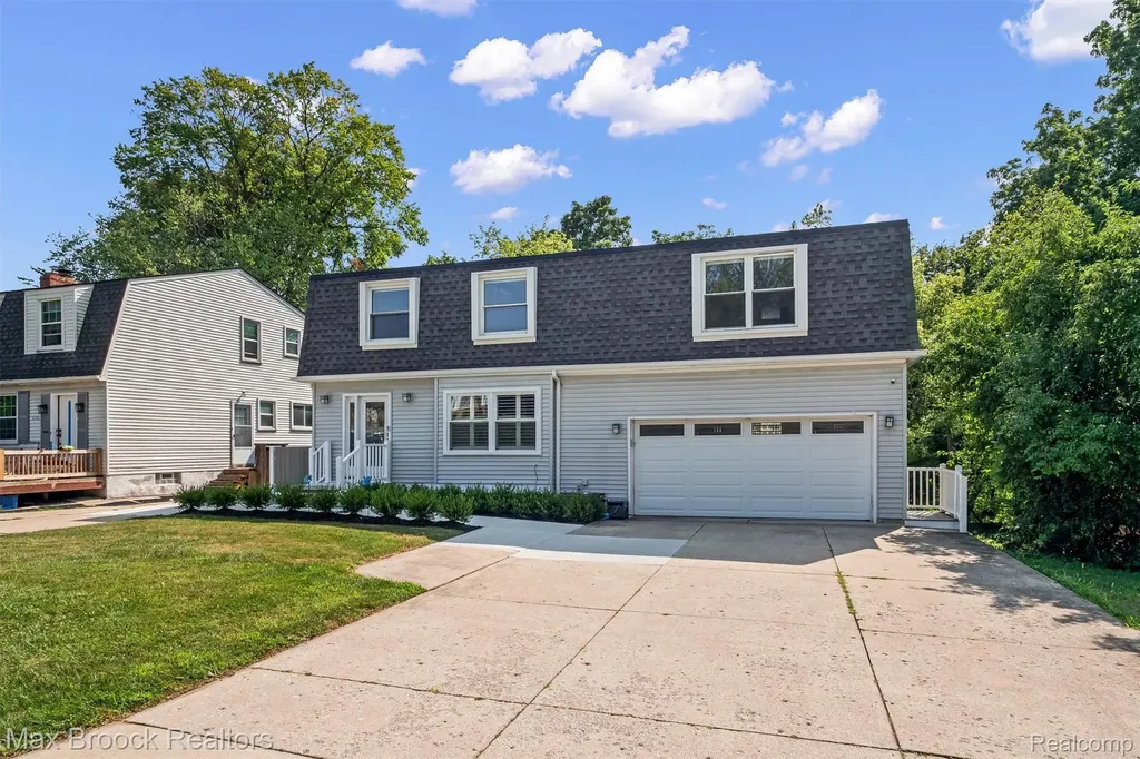 5763 Eastman Boulevard West Bloomfield Charter Township MI 48323