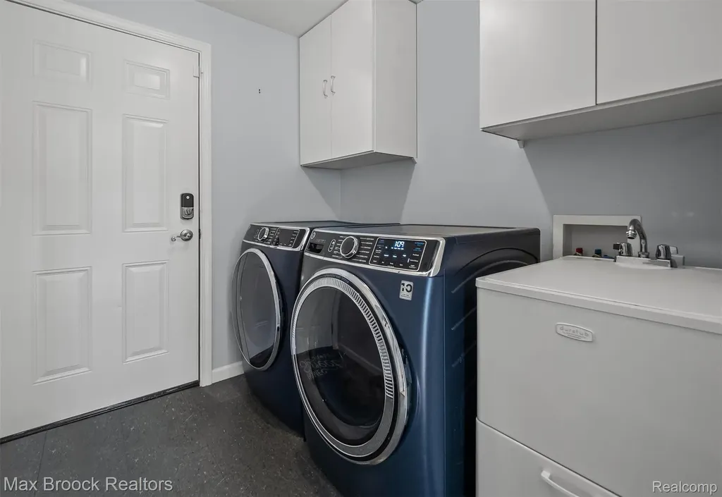 5763 Eastman Boulevard West Bloomfield Charter Township MI 48323