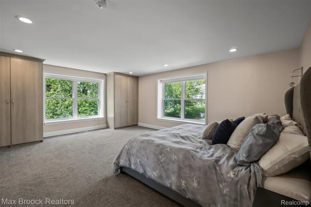 5763 Eastman Boulevard West Bloomfield Charter Township MI 48323
