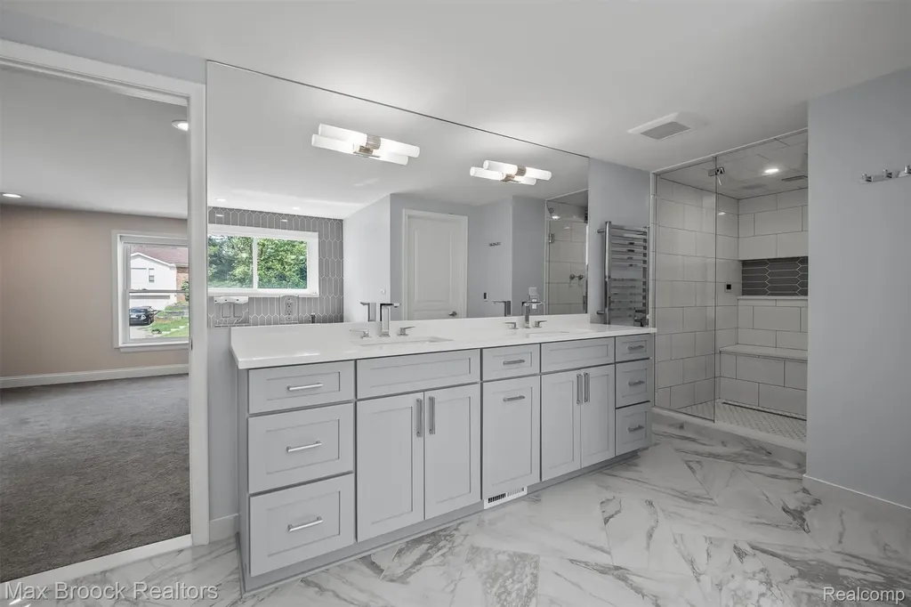 5763 Eastman Boulevard West Bloomfield Charter Township MI 48323