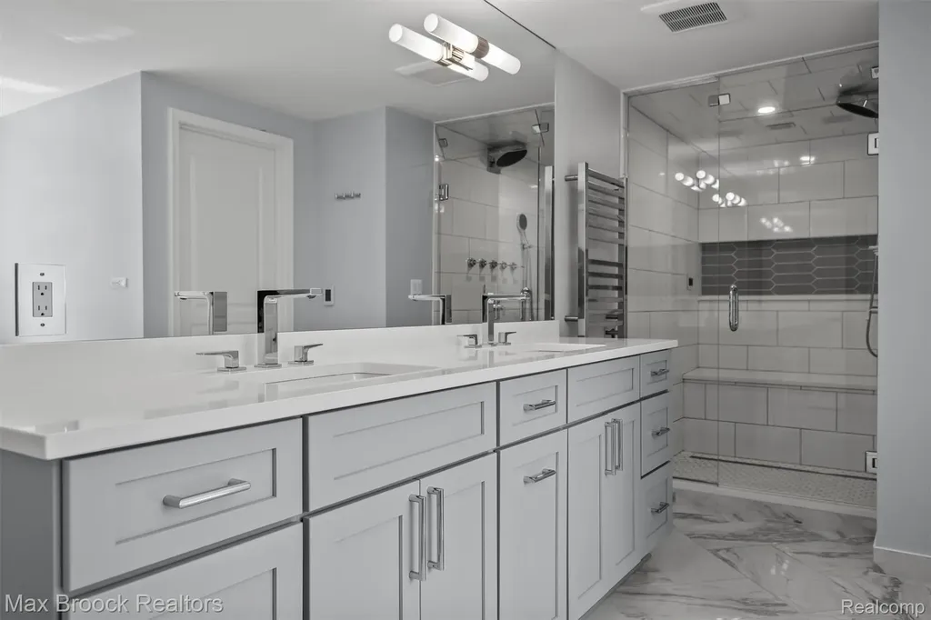5763 Eastman Boulevard West Bloomfield Charter Township MI 48323