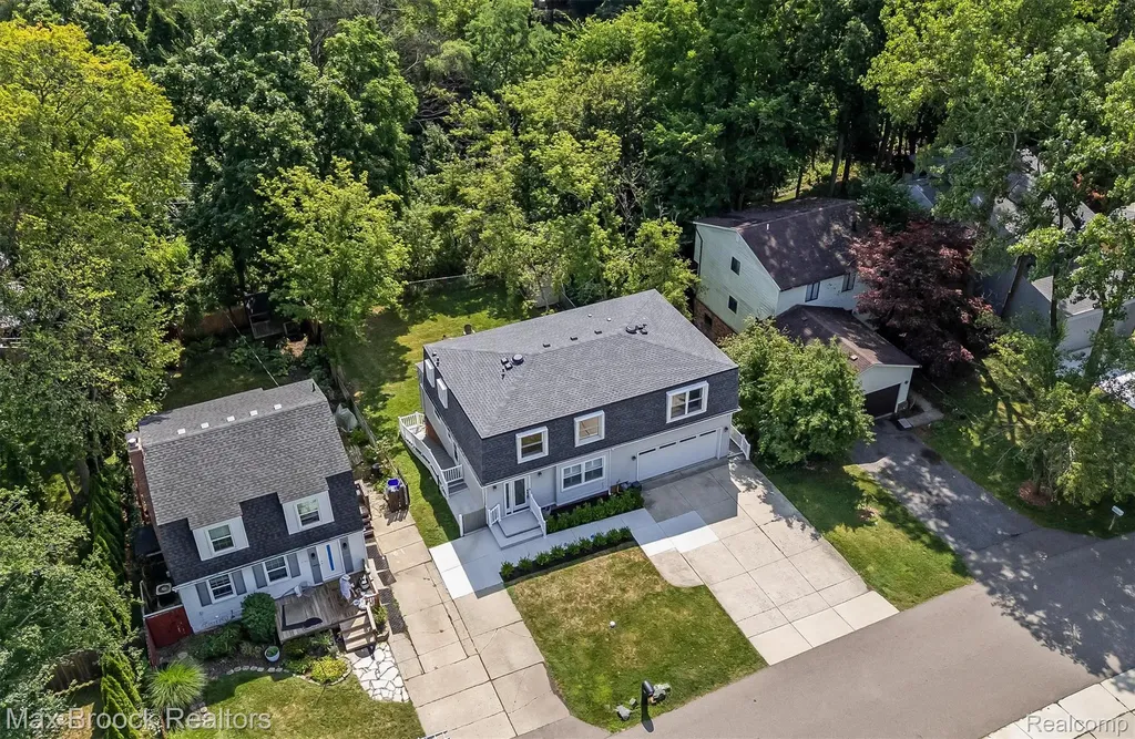 5763 Eastman Boulevard West Bloomfield Charter Township MI 48323
