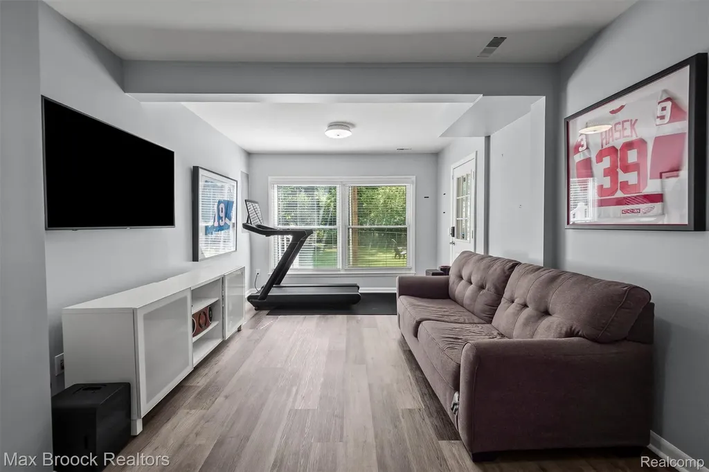 5763 Eastman Boulevard West Bloomfield Charter Township MI 48323