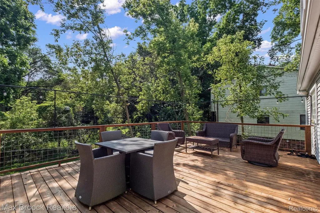 5763 Eastman Boulevard West Bloomfield Charter Township MI 48323